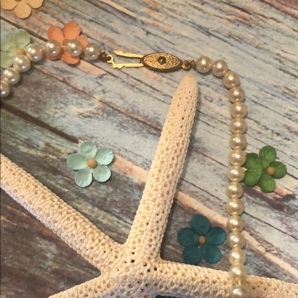 Vintage Light Peach Pearl Necklace - Picture 3 of 3